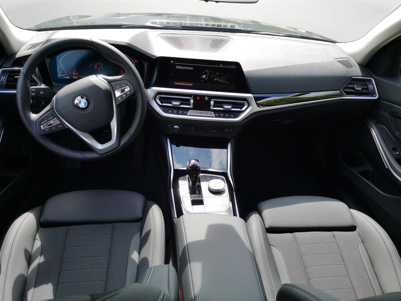 BMW - 330d xDrive Touring