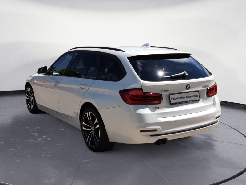 BMW - 320i xDrive Touring Sport Line