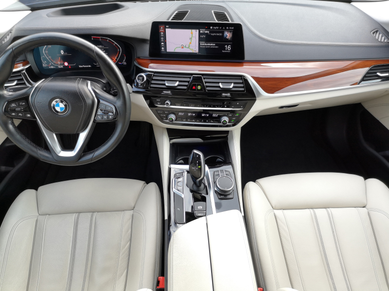 BMW - 530d Luxury Line