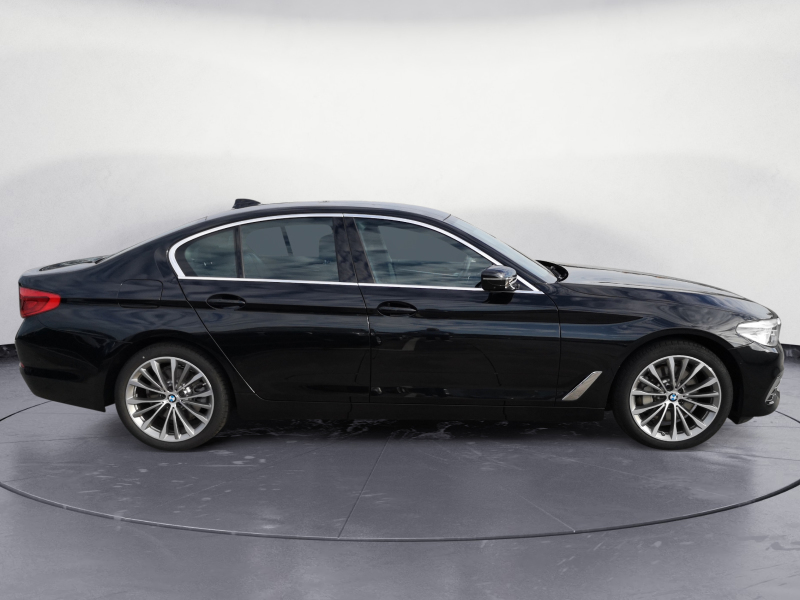 BMW - 530iA Limousine Luxury Line