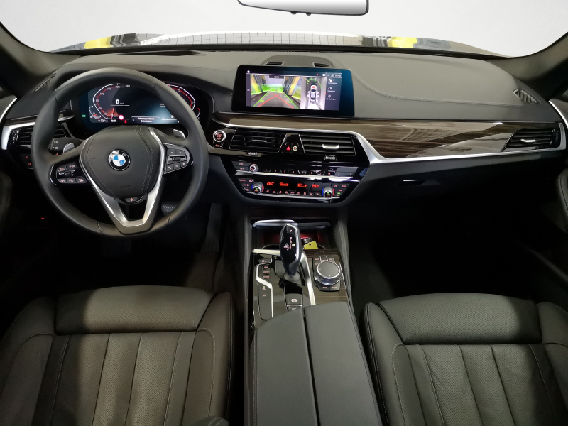 BMW - 530iA Limousine Luxury Line