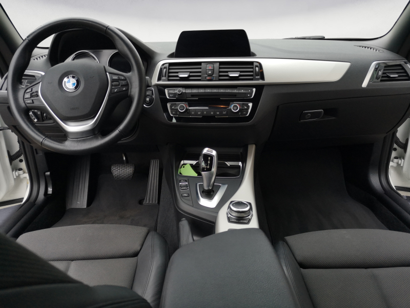 BMW - 218i Cabrio Advantage