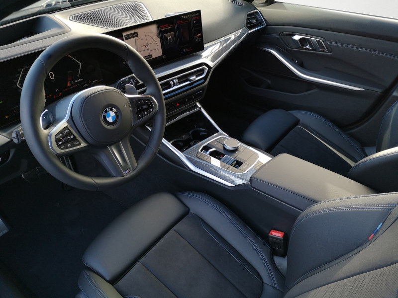 BMW - 330i xDrive Touring Automatic