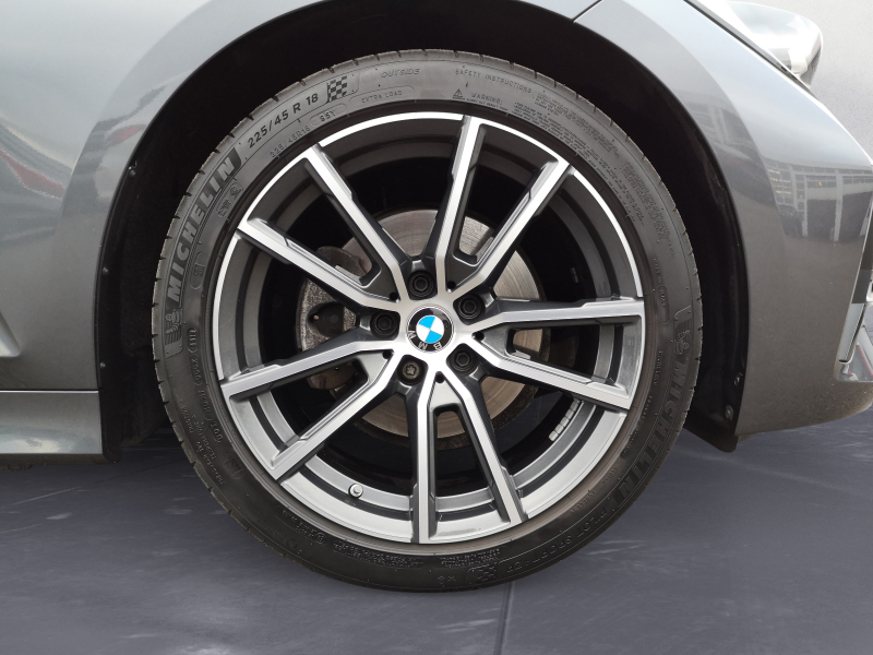 BMW - 320i Touring Sport Line