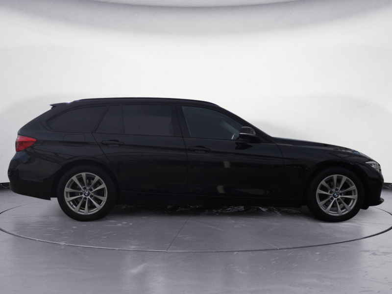 BMW - 320i xDrive Touring Sport Line Automatic