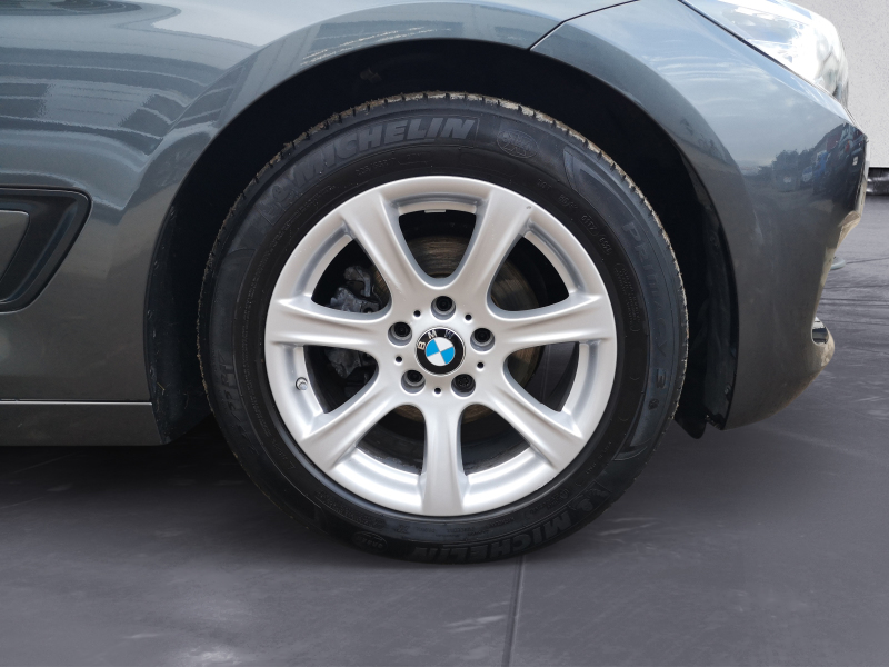 BMW - 320i Gran Turismo