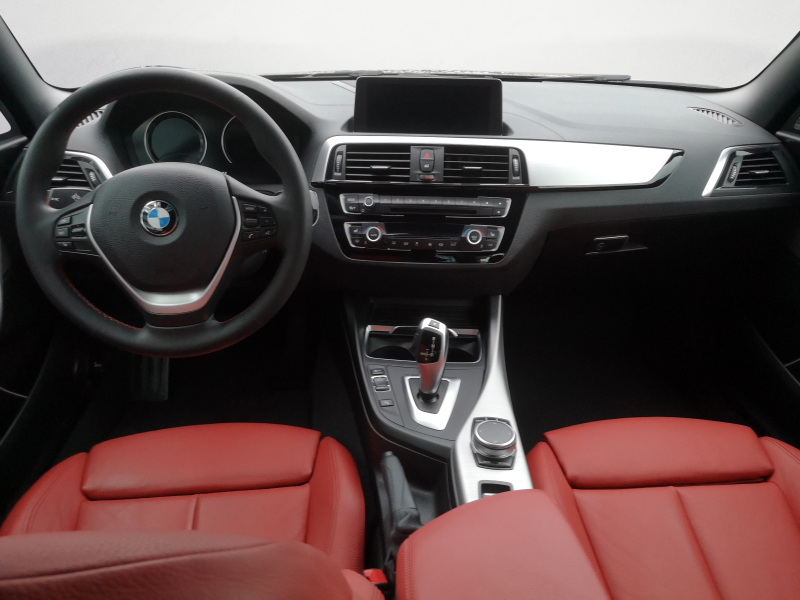 BMW - 220i Cabrio Sport Line Aut