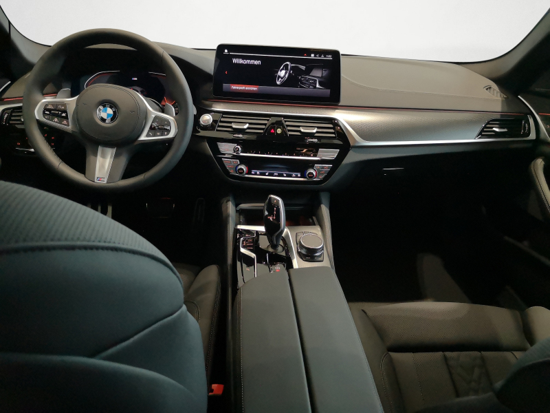 BMW - 540i xDrive Touring