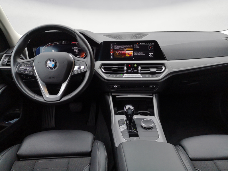 BMW - 320d xDrive Touring Advantage Automatic