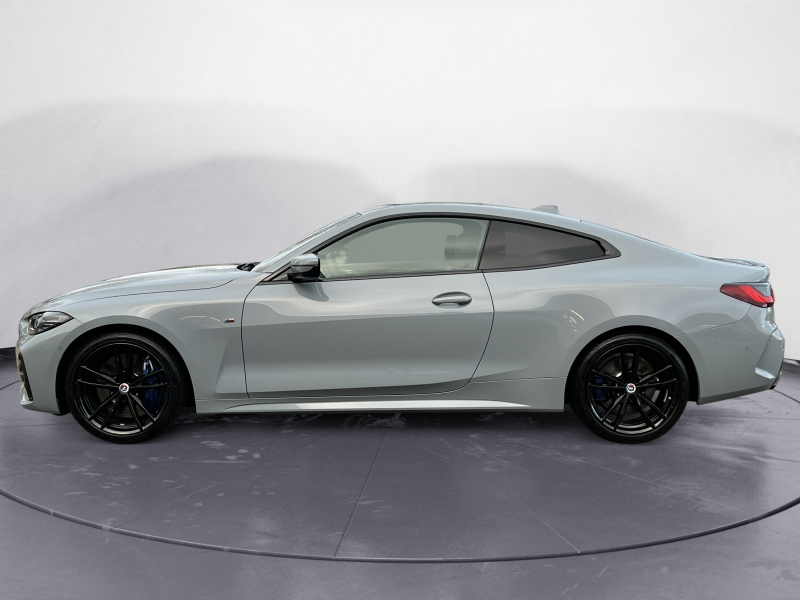 BMW - M440i Coupe