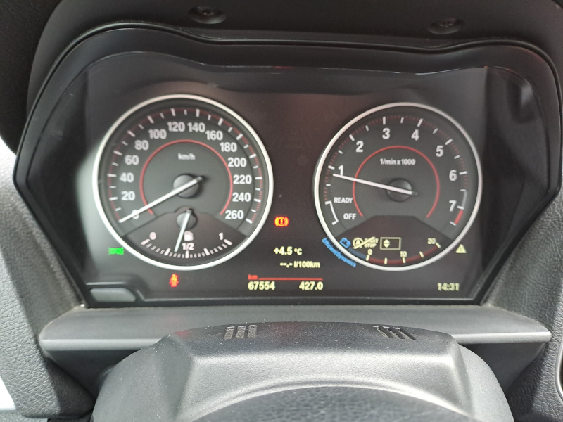 BMW - 220i Cabrio Sport Line