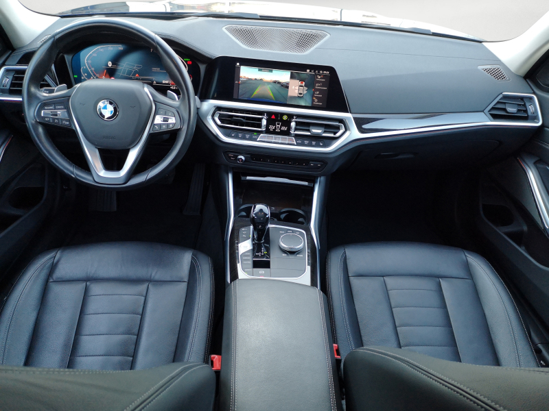 BMW - 320i Luxury Line Automatik