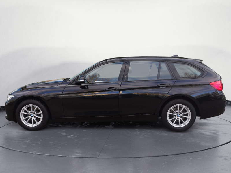 BMW - 320i xADrive Touring Sport Line Automatic