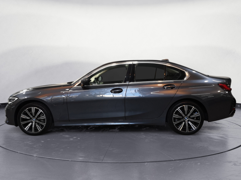BMW - 330e Luxury Line Laserlicht Head-Up