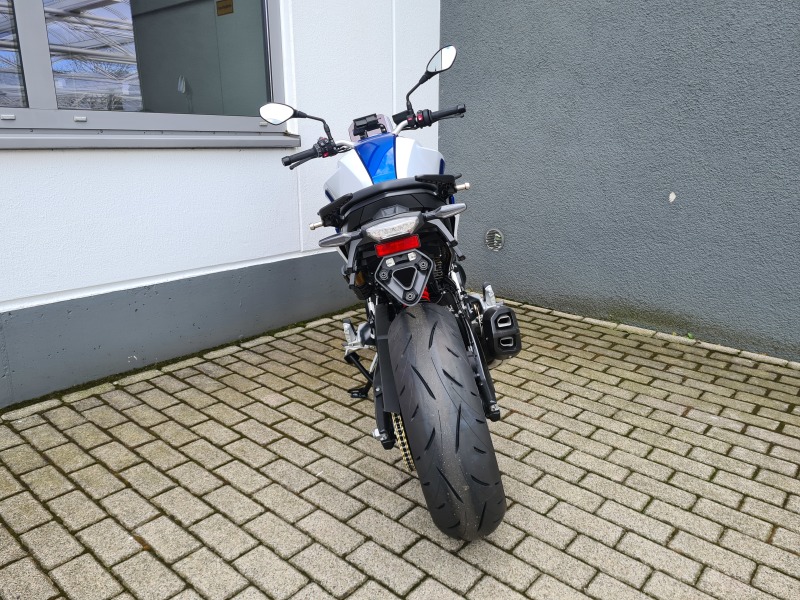 BMW Motorrad - F 900 R A2