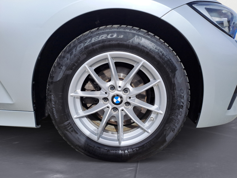 BMW - 318d Touring Sport Line