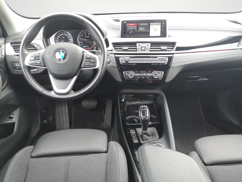 BMW - X1 sDrive18i Sport Line