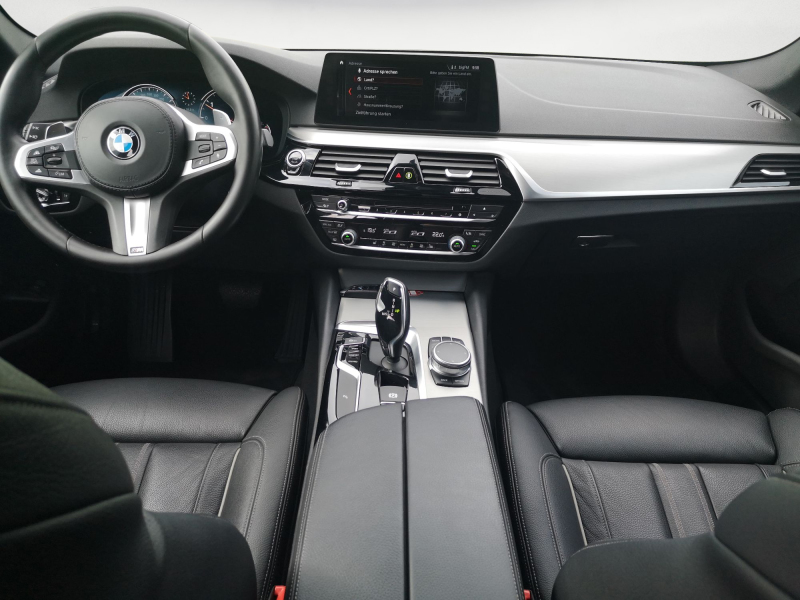BMW - 520d Touring Aut. Sport Line