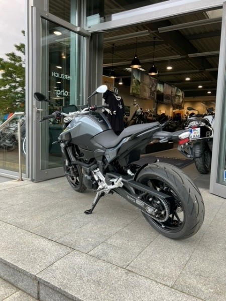 BMW Motorrad - F 900 R A2 mit Werksgarantie bis 2025