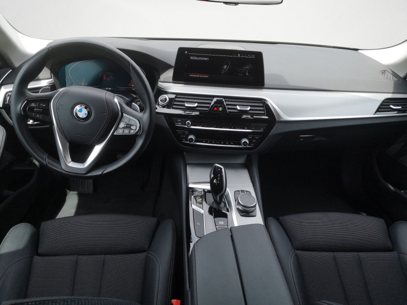 BMW - 520d Touring Sport LIne