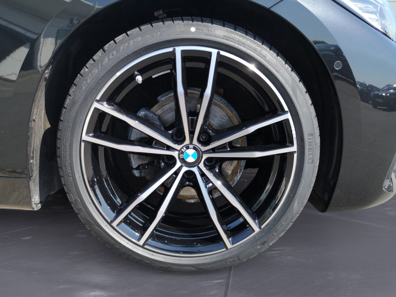 BMW - 420i Coupe