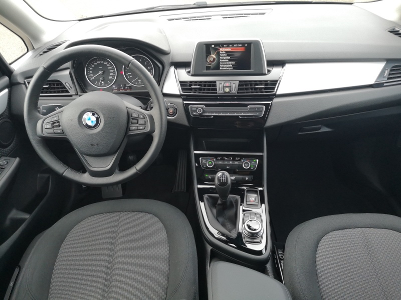 BMW - 218i Active Tourer Advantage