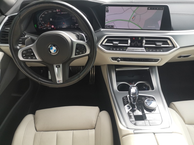 BMW - X5 M50d