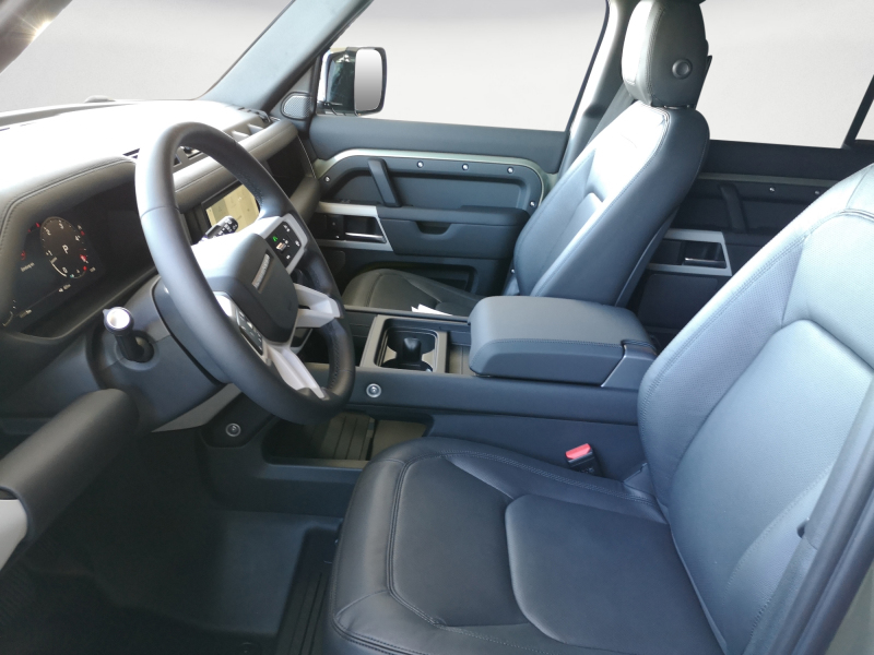 Land Rover - Defender 110 D250 SE