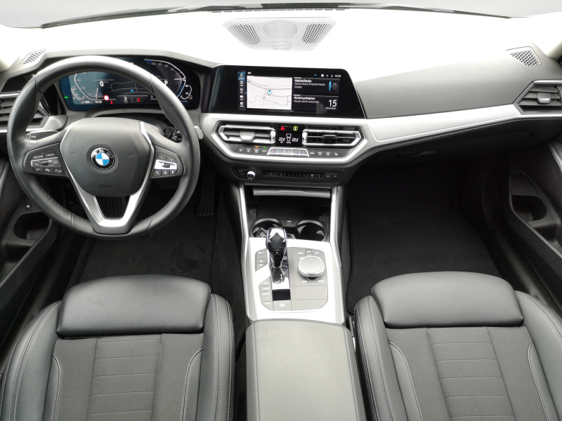 BMW - 330e Advantage Automatik
