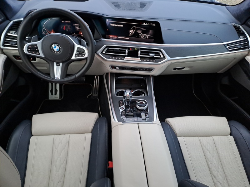BMW - X7 M50i