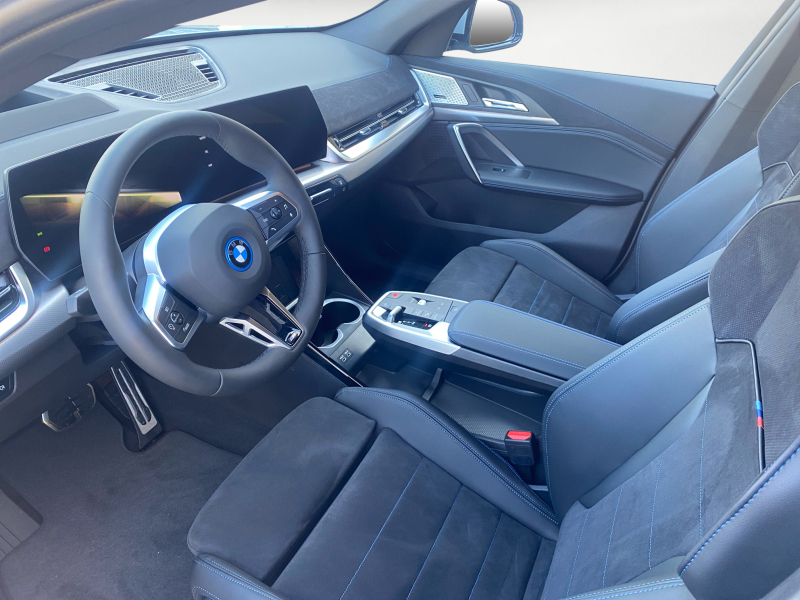 BMW - iX2 xDrive30