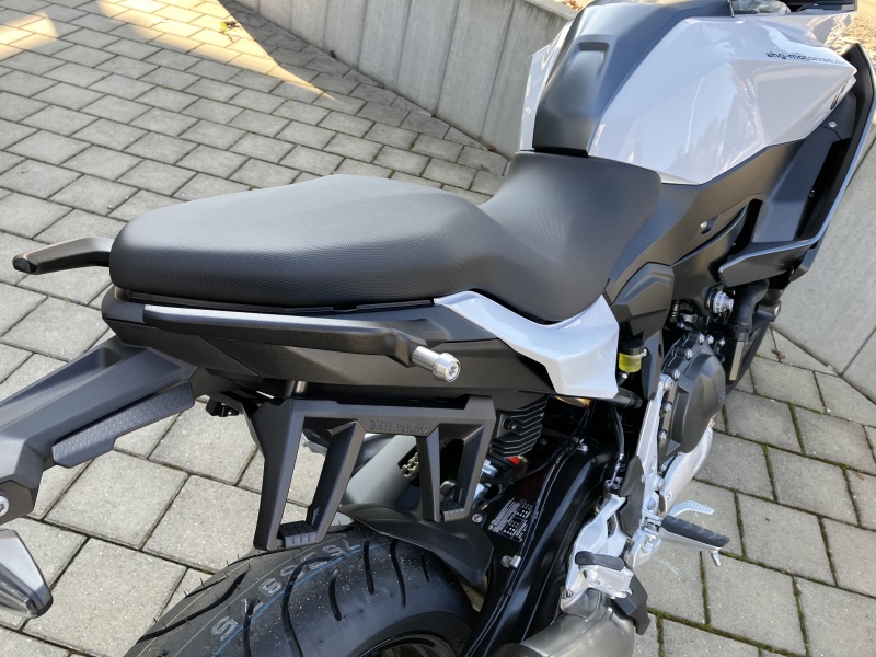 BMW Motorrad - F 900 XR