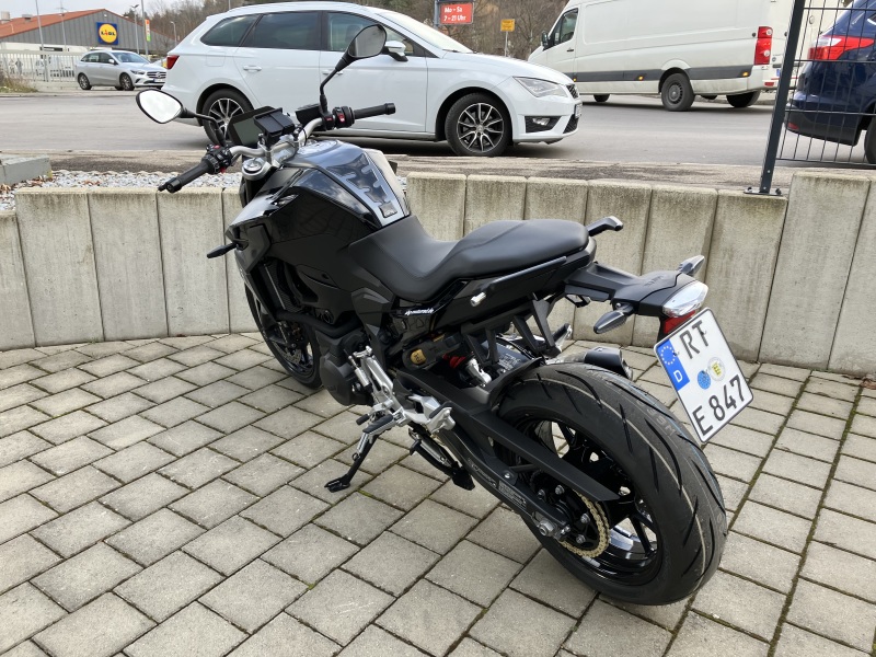 BMW Motorrad - F 900 R Triple Black