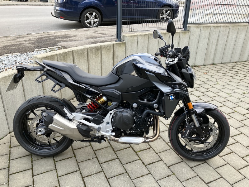 BMW Motorrad - F 900 R Triple Black
