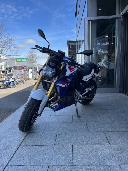 BMW Motorrad - F 900 R