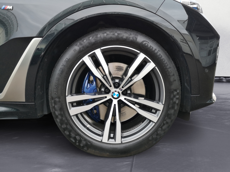 BMW - X7 M50i