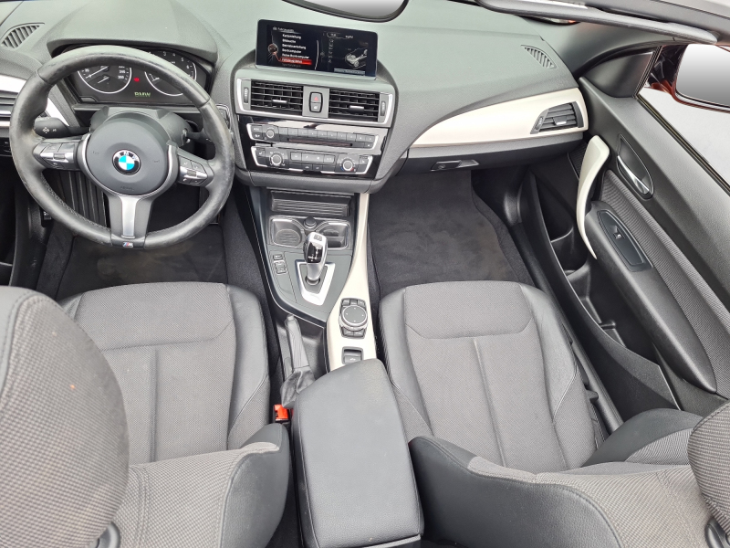 BMW - 220i Cabrio Advantage