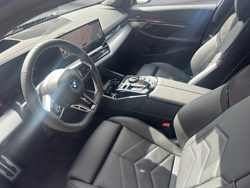 BMW - i5 xDrive40 Limousine