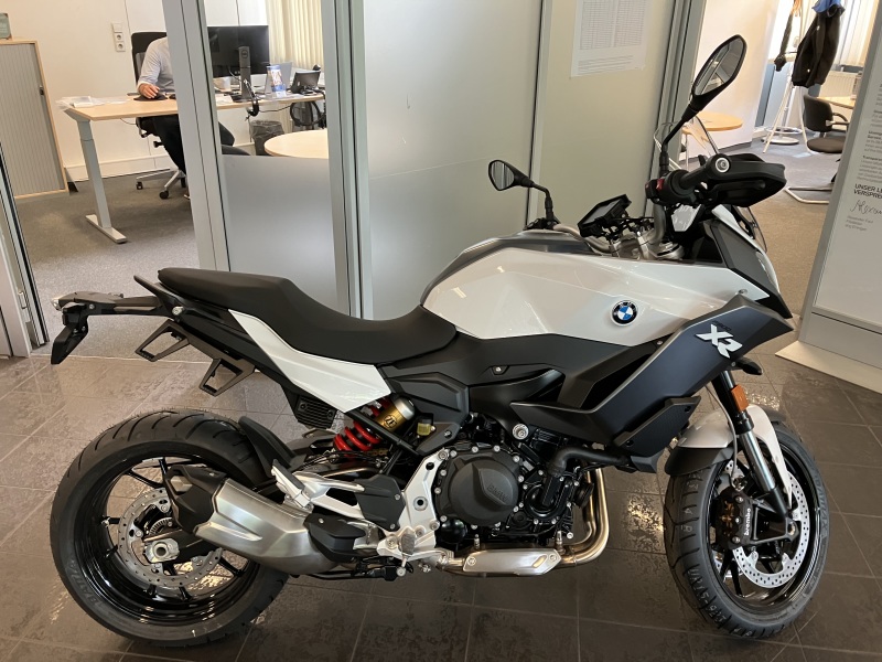 BMW Motorrad - F 900 XR