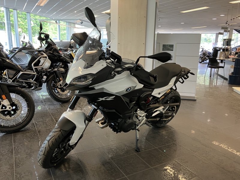 BMW Motorrad - F 900 XR