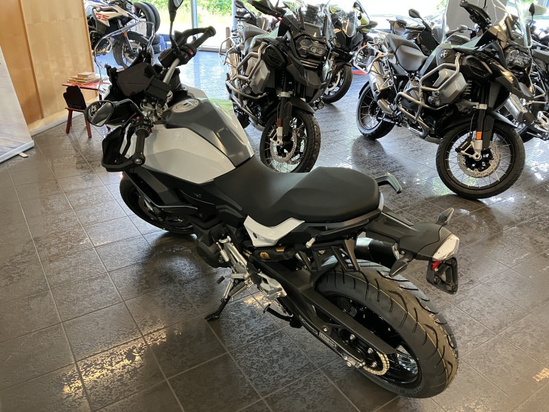 BMW Motorrad - F 900 XR