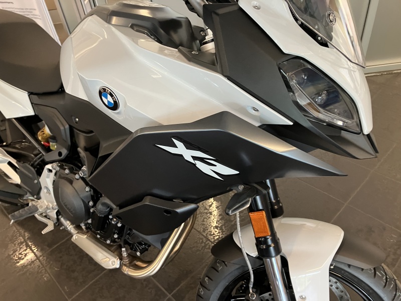 BMW Motorrad - F 900 XR