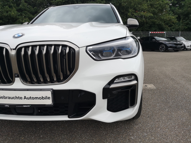 BMW - X5 M50d