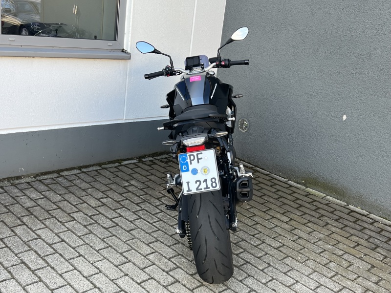 BMW Motorrad - F 900 R A2