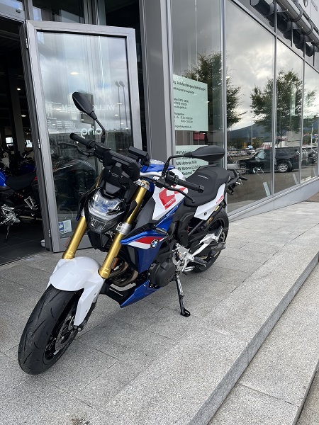 BMW Motorrad - F 900 R sofort Verfügbar