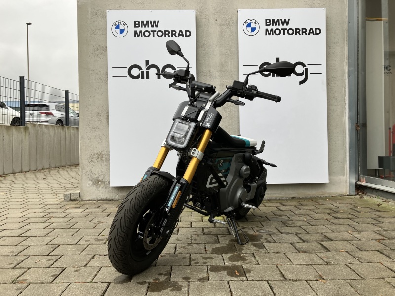 BMW Motorrad - CE 02