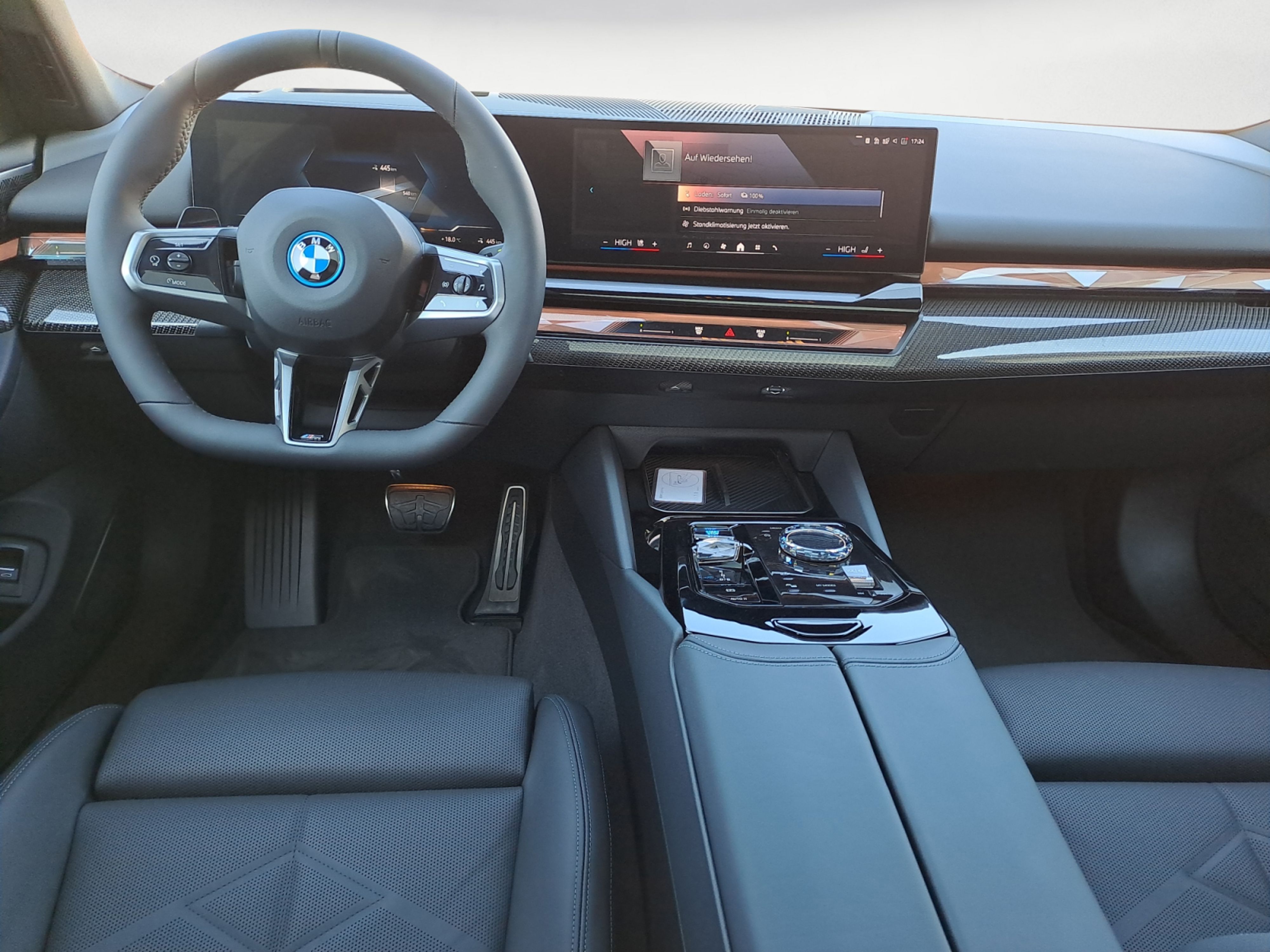 BMW - BMW i5 eDrive40 Touring