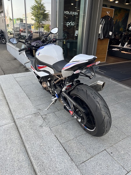 BMW Motorrad - S 1000 RR mit Öhlins Lenkungsdämpfer