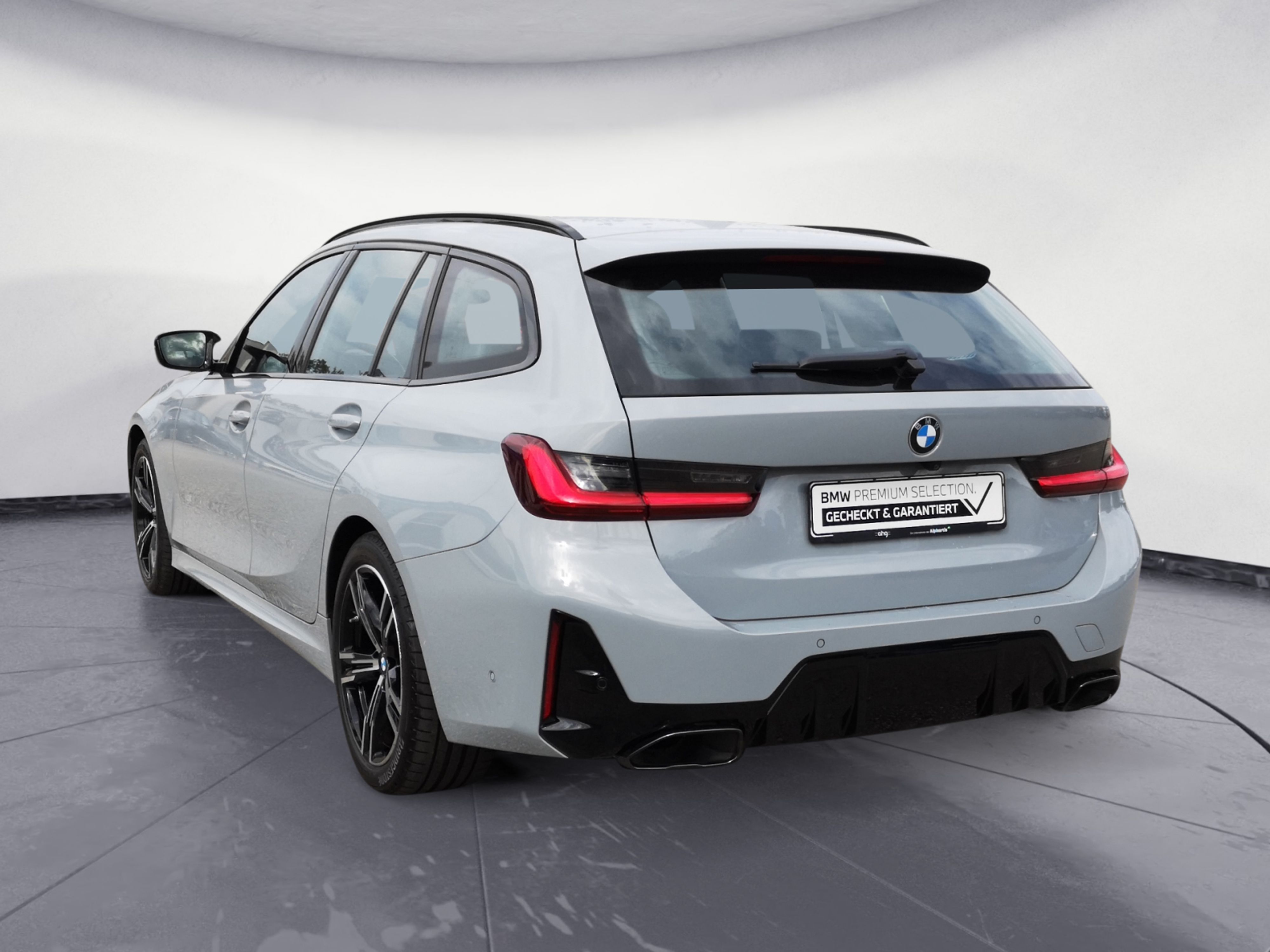 BMW - M340i xDrive Touring Auto