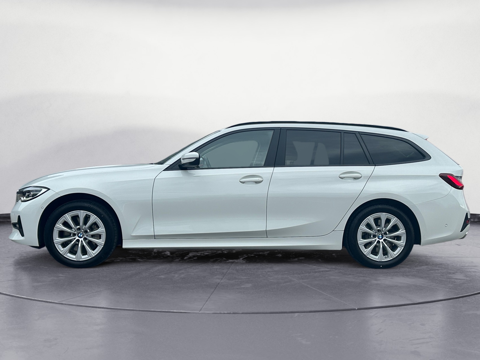 BMW - 330d xDrive Touring Advantage Automatic